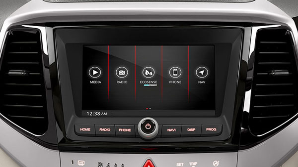 Mahindra XUV300 ఫేస్లిఫ్ట్ వస్తోంది.. ఇందులో కొత్తగా ఏమి ఉంటుందంటే..?
