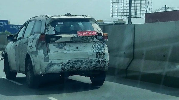 స్పాట్ టెస్ట్లో కనిపించిన Mahindra XUV700 కొత్త వేరియంట్: వివరాలు