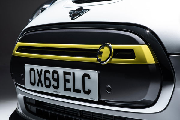 భారత్లో MINI Cooper SE లాంచ్ ఎప్పుడో తెలుసా?