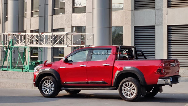 స్పాట్ టెస్ట్లో కనిపించిన కొత్త Toyota Hilux.. లాంచ్ ఎప్పుడంటే