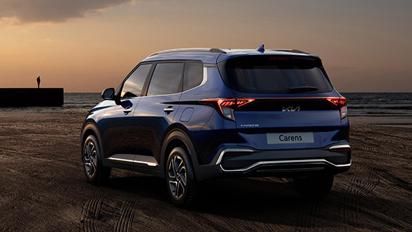 Kia Carens బుకింగ్స్ రేపే.. బుకింగ్స్ ప్రైస్ ఎంతంటే?