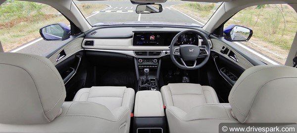 Mahindra XUV700 కొత్త ధరల జాబితా: పూర్తి వివరాలు