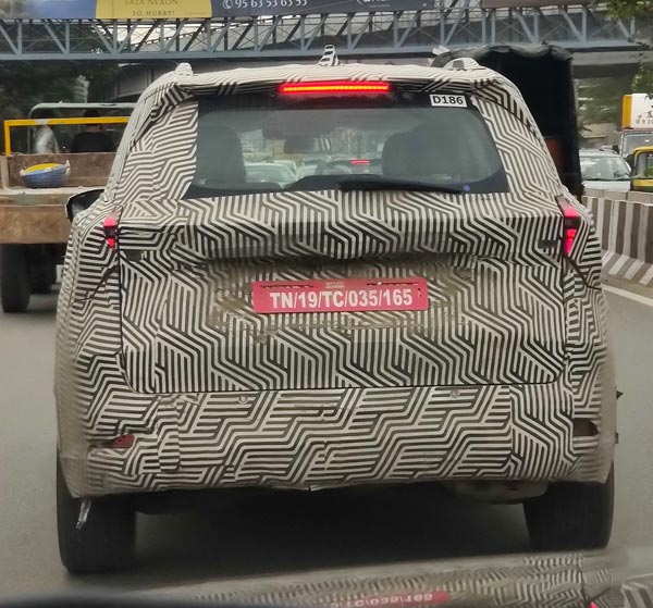 మళ్ళీ స్పాట్ టెస్ట్లో కనిపించిన Mahindra XUV700 కొత్త వేరియంట్: వివరాలు