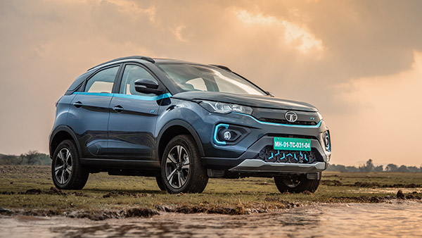 టాటా నెక్సాన్ ఈవీ మ్యాక్స్ (Tata Nexon EV Max) వేరియంట్ల వారీగా లభించే ఫీచర్లు - వివరాలు