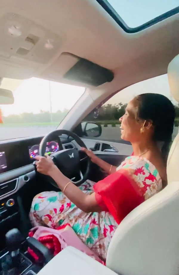 తల్లి కోరికను తీర్చిన తనయుడు.. వైరల్ అవుతున్న వీడియో: మీరూ చూడండి