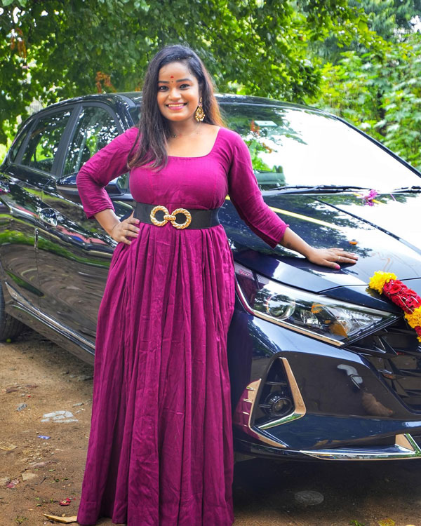 జబర్దస్త్ 'పవిత్ర' కొత్త కారు కొనేసిందోచ్.. వీడియో కూడా వచ్చేసింది