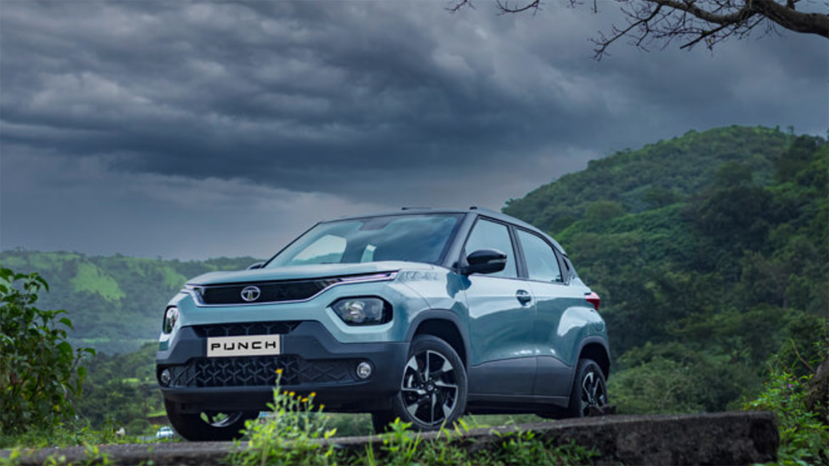Tata punch crashes during test drive టాటా పంచ్‌ టెస్ట్‌ డ్రైవింగ్‌లో
